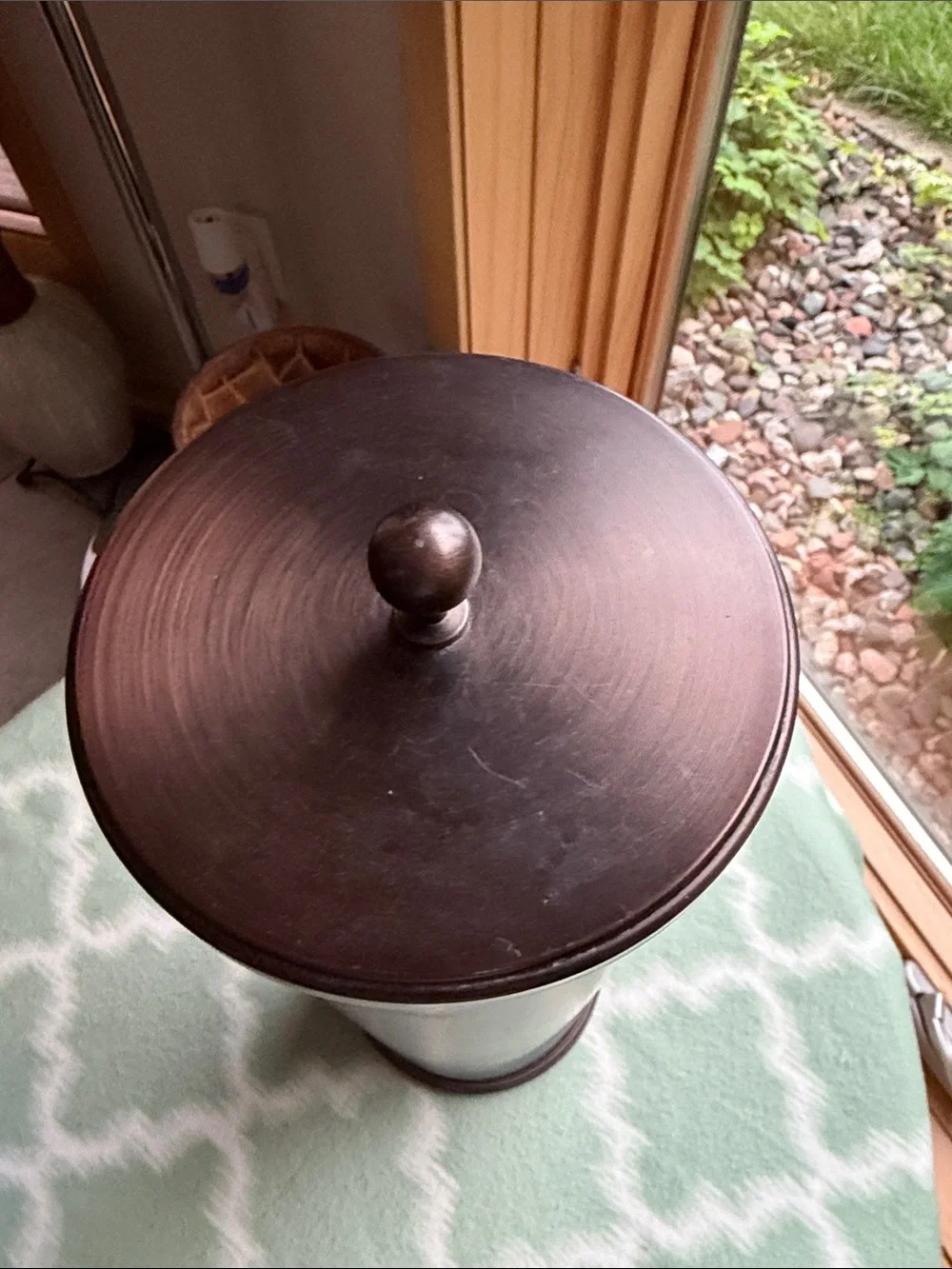 Matte Finish Brushed Bronze Toilet Tissue Holder Canister with Lid